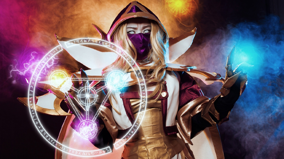 Invoker Dota 2 female cosplay