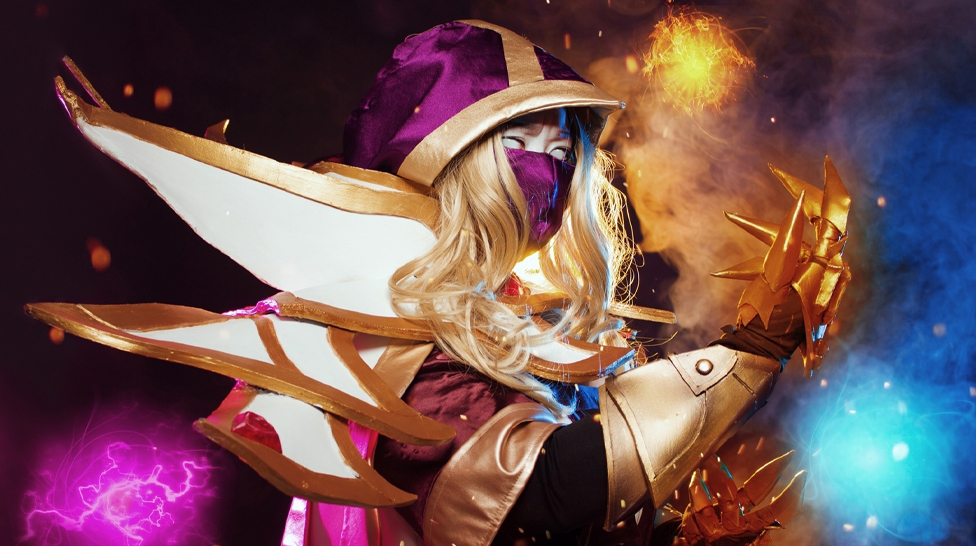 Invoker Dota 2 female cosplay