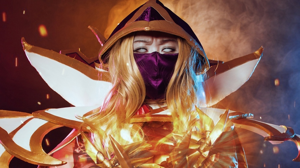 Invoker Dota 2 female cosplay