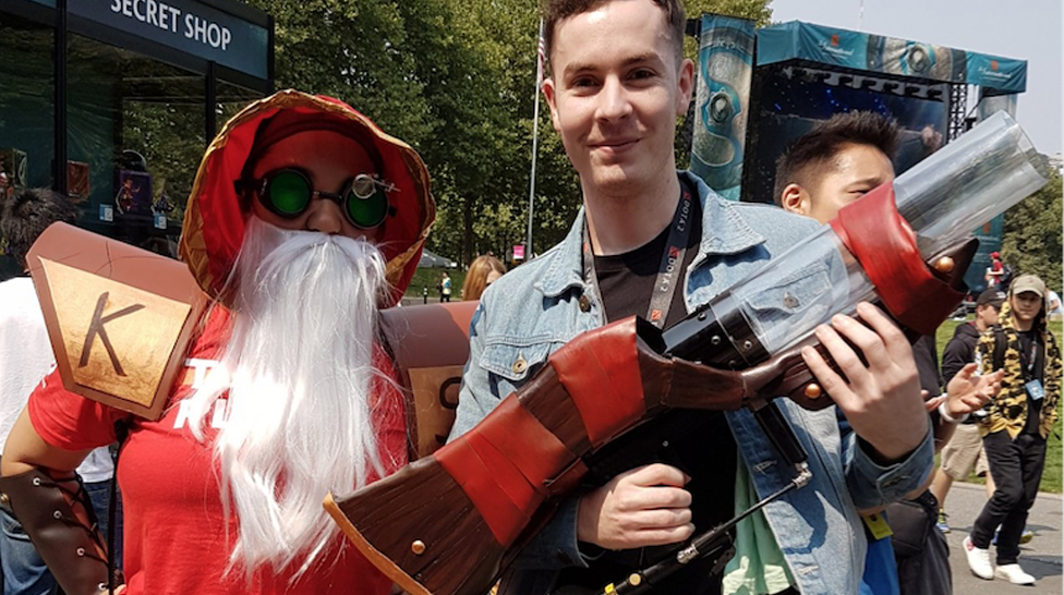 How to forget it again: Sniper Dota 2 funny cosplay