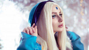 Crystal Maiden Christmas cosplay by fishy_cosplay