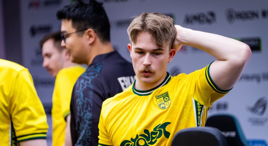 FlyQuest Benches aliStair After Shanghai Major Failure