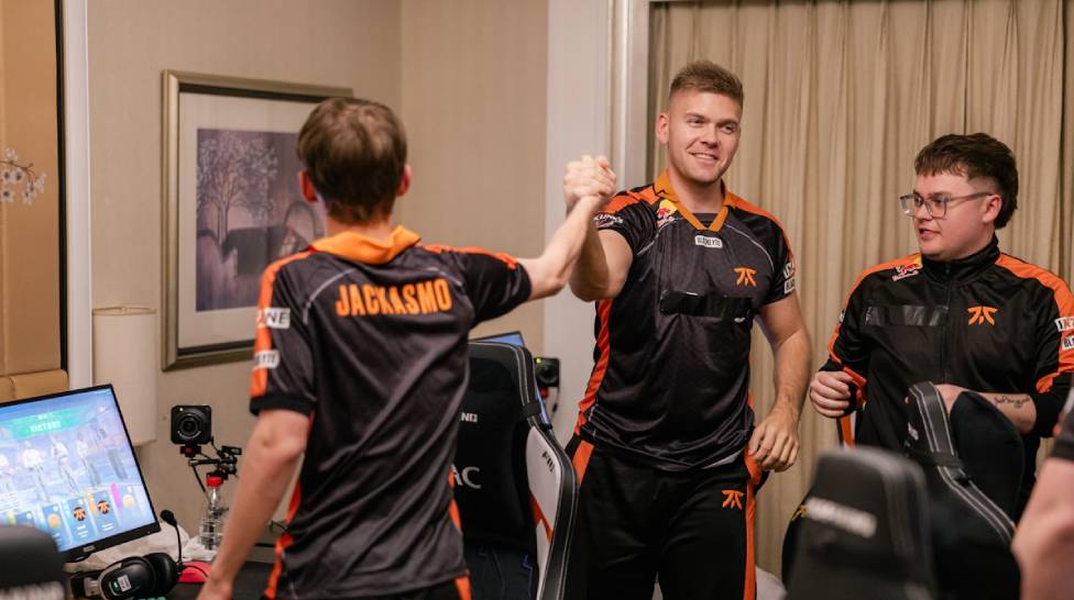 HEROIC and fnatic Secure Spots in CAC Playoffs