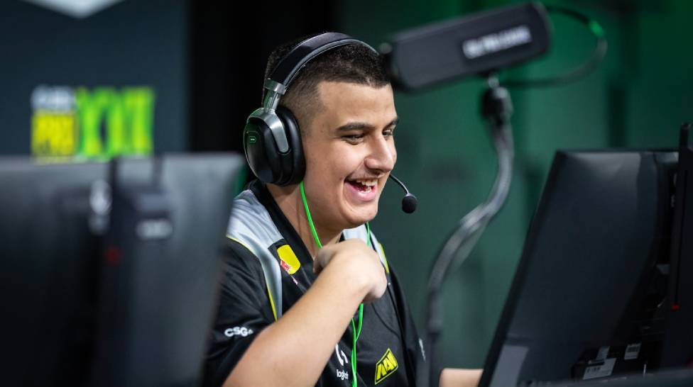 NAVI Pulls Off Stunning Comeback vs Aurora in TWC Playoffs