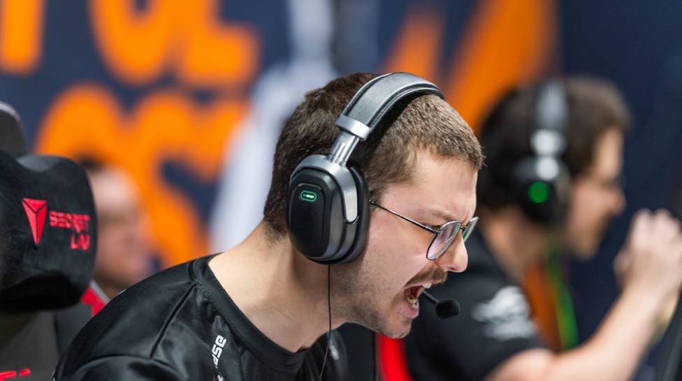 Rising Star Saadzin Prioritizes Victory Over Personal Stats in Esports Arena