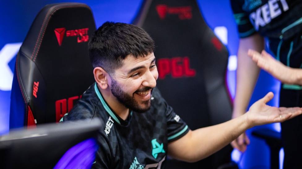 Aurora Shocks with Comeback Victory Against Astralis, Secures Spot in Cluj Playoffs