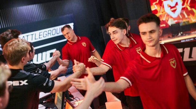 Xelex's Stellar Performance Powers MOUZ to EWC Quarterfinals Victory Over GamerLegion