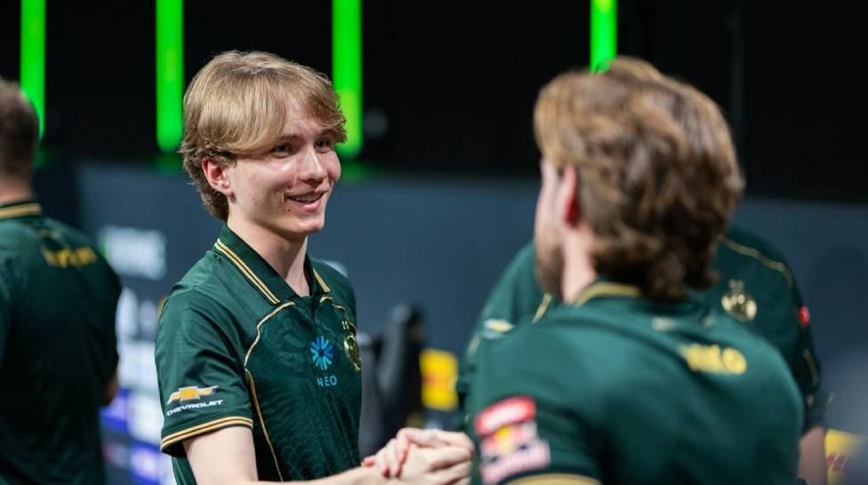 NAVI Set to Clash with Falcons in EPL S24 Day Three